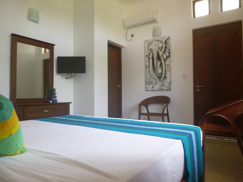 Pick & Go White House Bed and Breakfast Νεγκόμπο Εξωτερικό φωτογραφία