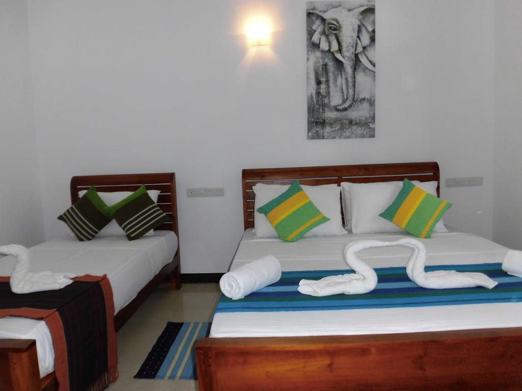 Pick & Go White House Bed and Breakfast Νεγκόμπο Εξωτερικό φωτογραφία