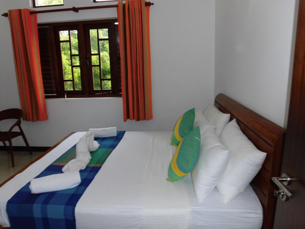 Pick & Go White House Bed and Breakfast Νεγκόμπο Εξωτερικό φωτογραφία