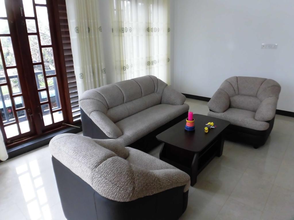 Pick & Go White House Bed and Breakfast Νεγκόμπο Εξωτερικό φωτογραφία