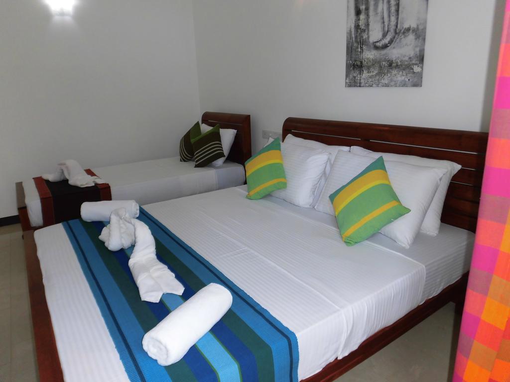 Pick & Go White House Bed and Breakfast Νεγκόμπο Εξωτερικό φωτογραφία