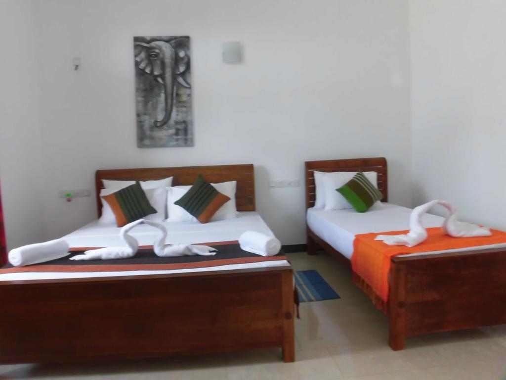 Pick & Go White House Bed and Breakfast Νεγκόμπο Εξωτερικό φωτογραφία