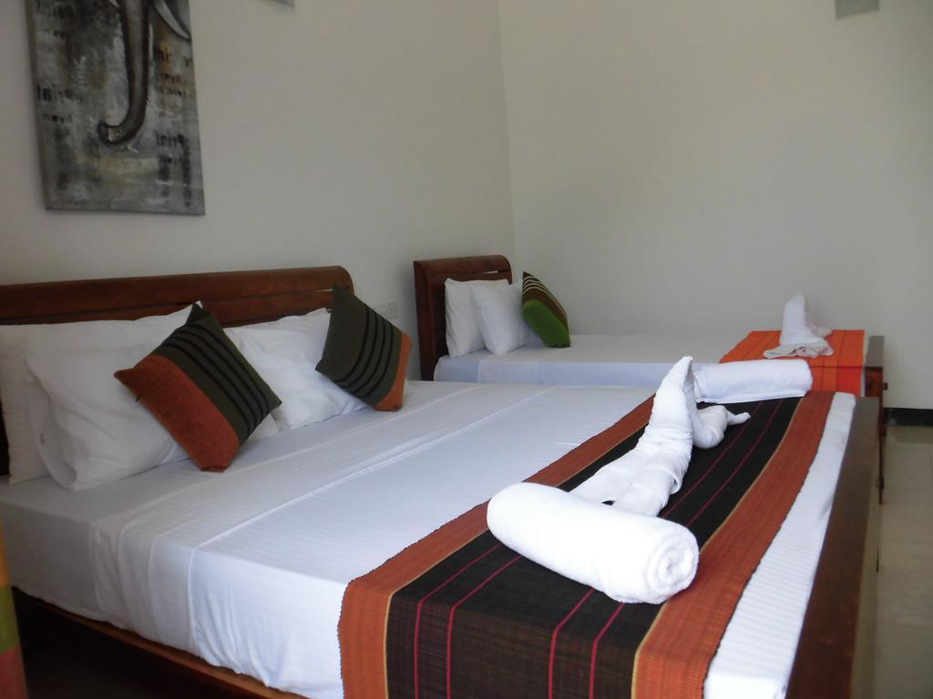 Pick & Go White House Bed and Breakfast Νεγκόμπο Εξωτερικό φωτογραφία