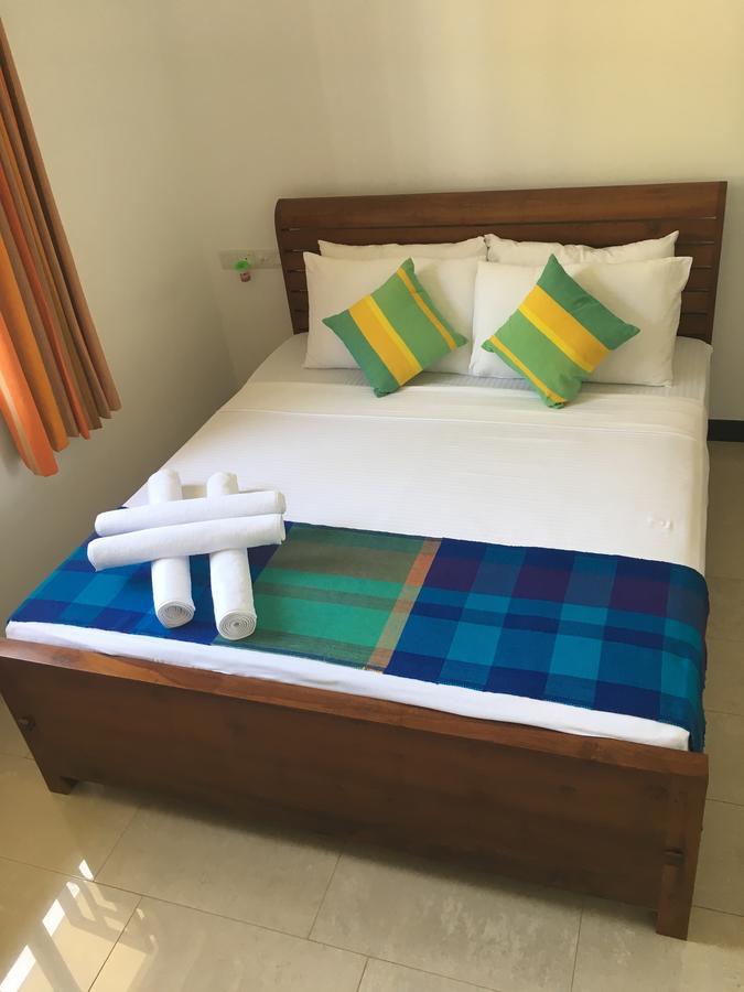 Pick & Go White House Bed and Breakfast Νεγκόμπο Εξωτερικό φωτογραφία