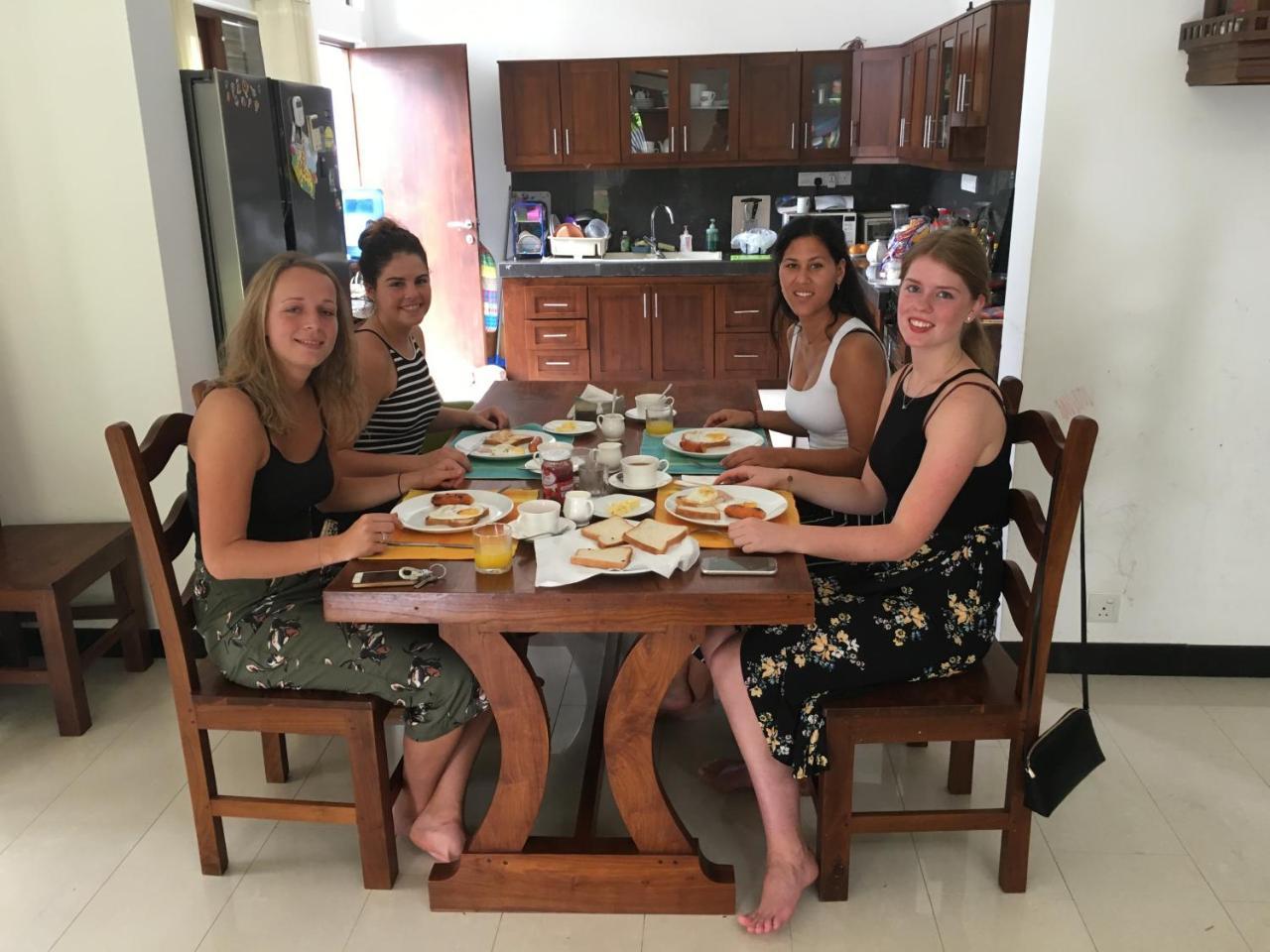 Pick & Go White House Bed and Breakfast Νεγκόμπο Εξωτερικό φωτογραφία